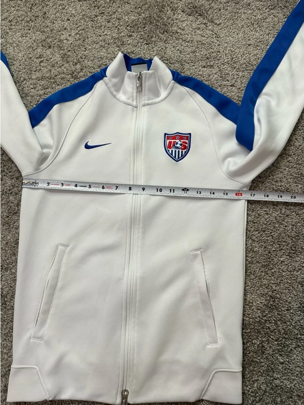 Nike excellent preowned